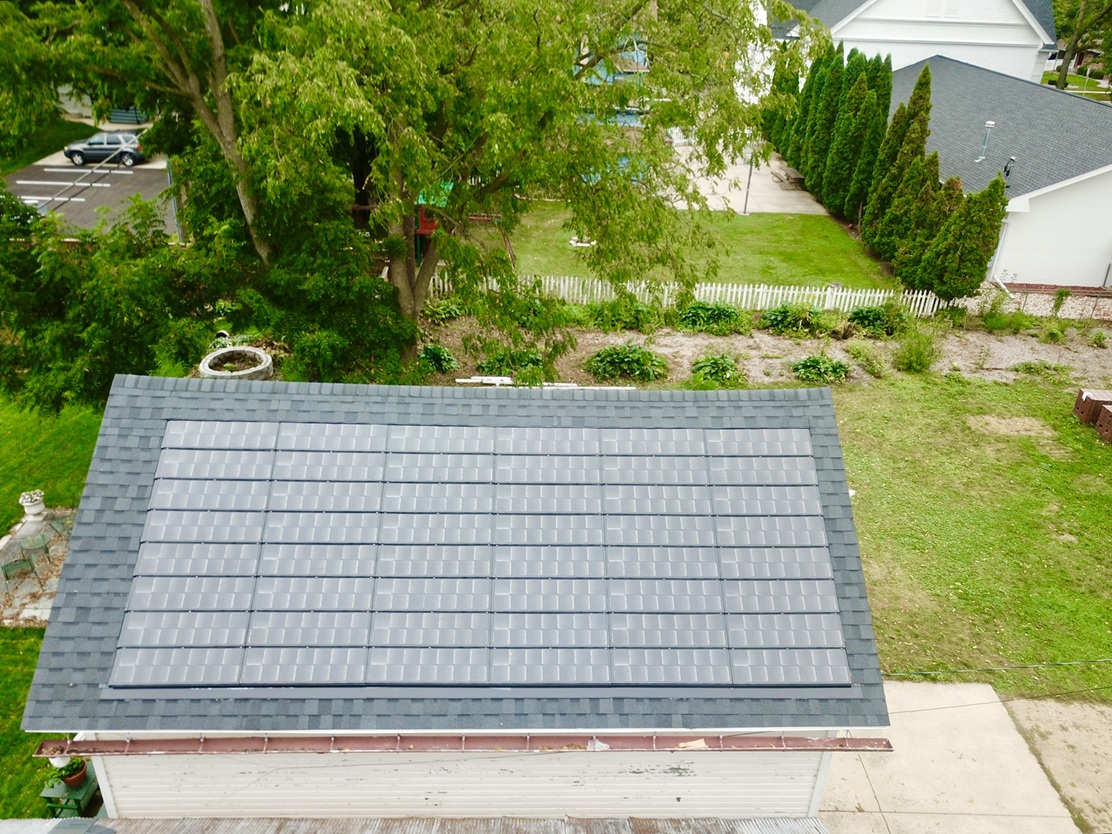 drone_sun_vault_roofing_barn_solar_roof_certainteed_solstice_shingle_Evansville_20250918_3small.jpg